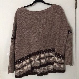 FREE PEOPLE sweater w/ bottom and sleeve detailing